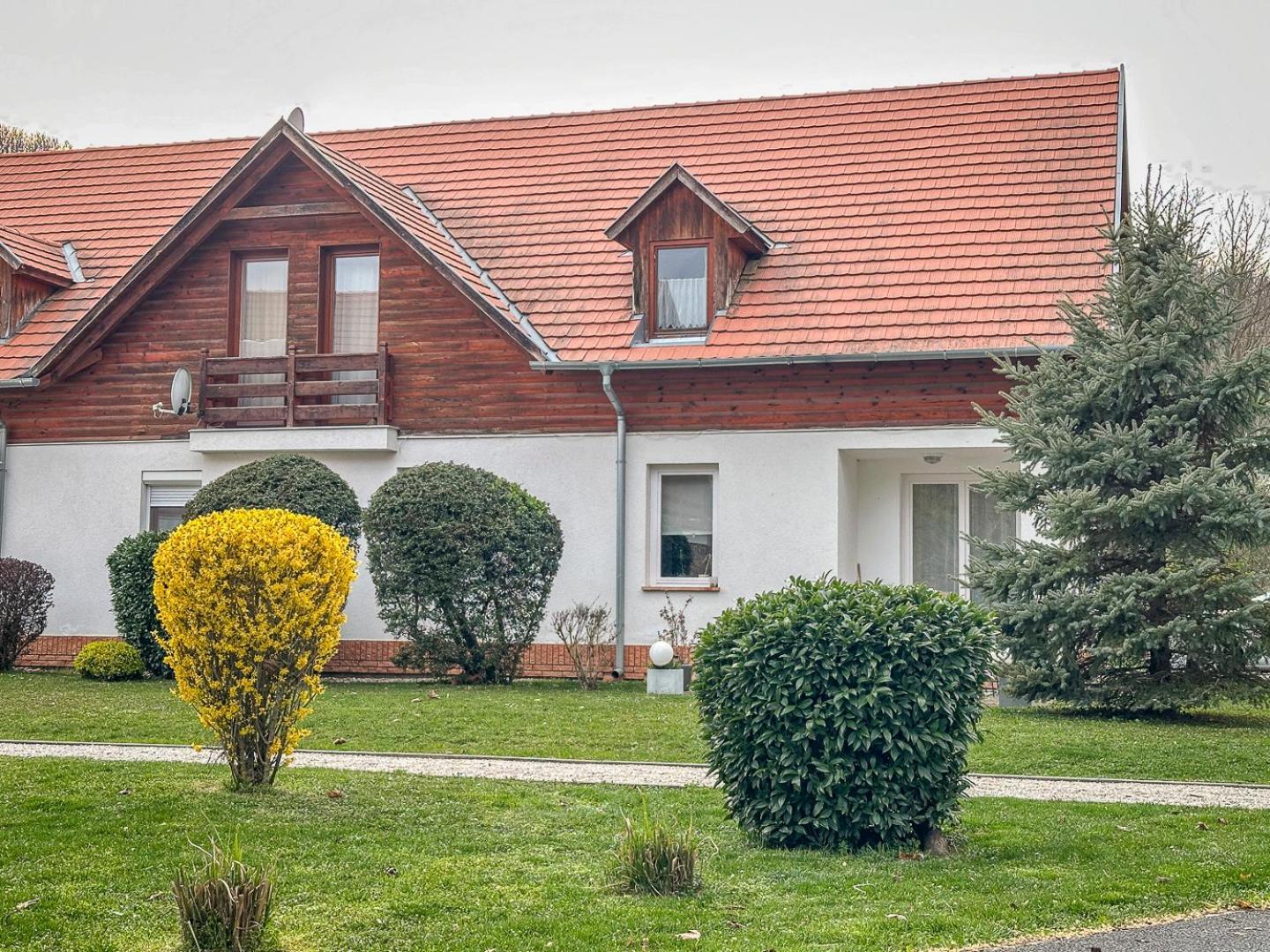 Birdie Apartman Zalacsany Exterior photo
